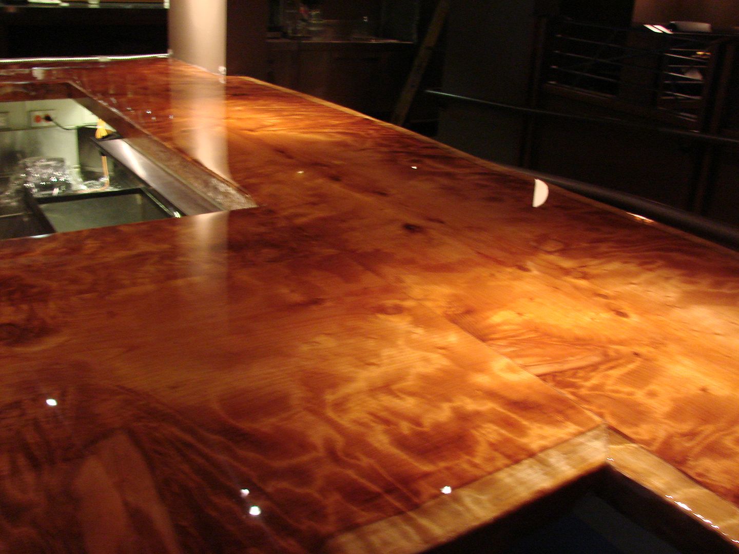 EPOXY RESIN VERY CLEAR DURABLE COMMERCIAL GRADE TABLETOP COATING WOOD